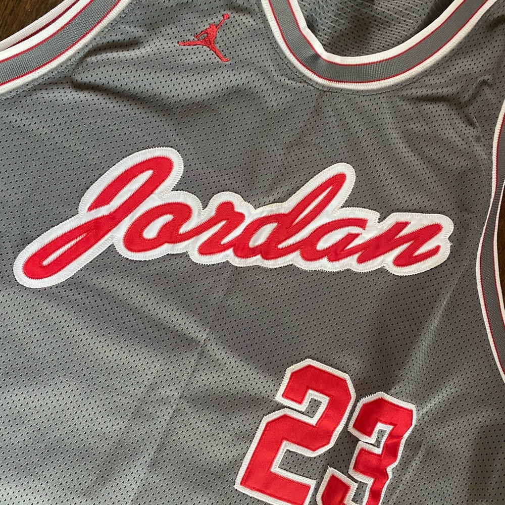 Exclusive authentic Michael Jordan jumpman xl - Picture 3 of 4